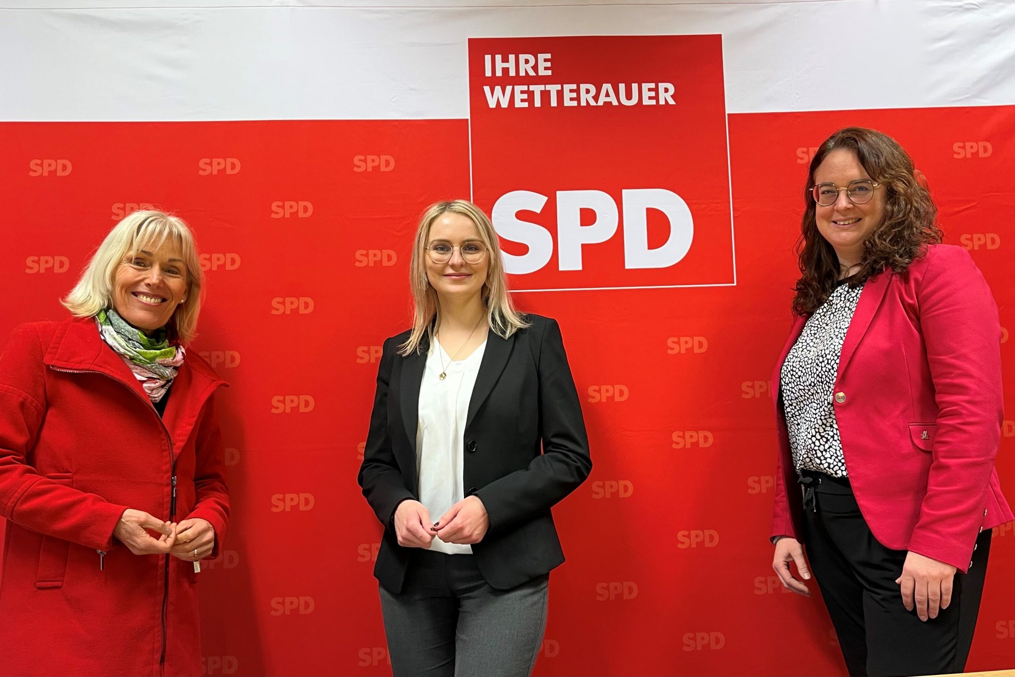 Wetterauer Bundestagsabgeordnete Bettina Müller und Natalie Pawlik mit der Landtagsabgeordneten Lisa Gnadl