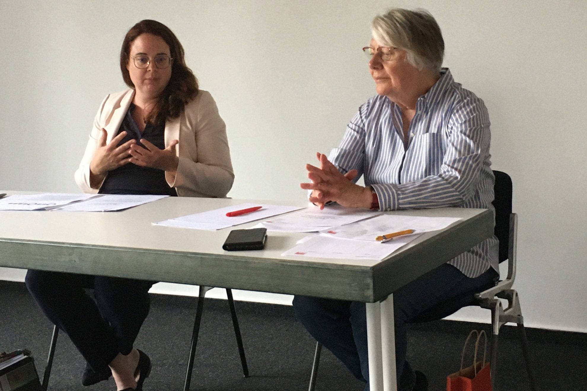 MdL Lisa Gnadl mit AG 60+ Karben Vorsitzender Christel Zobeley